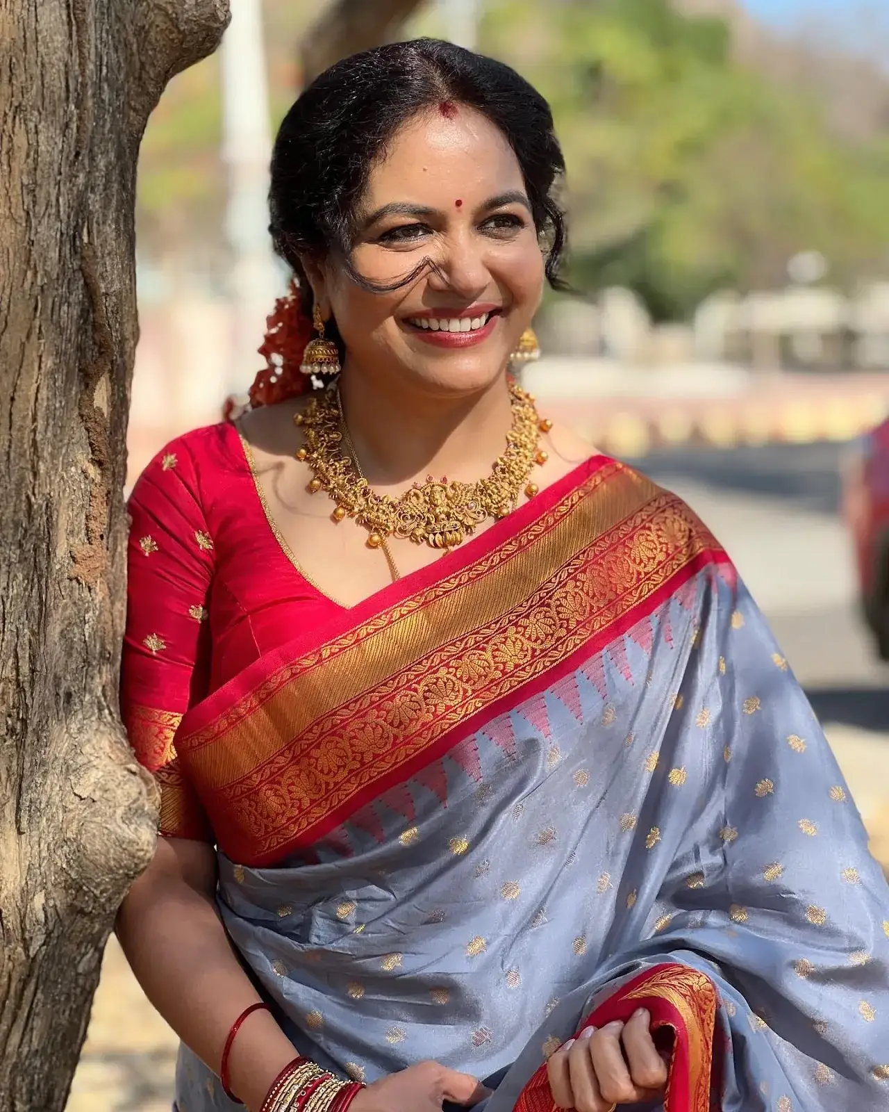 Indian Movie Singer Sunitha Photoshoot in Blue Saree